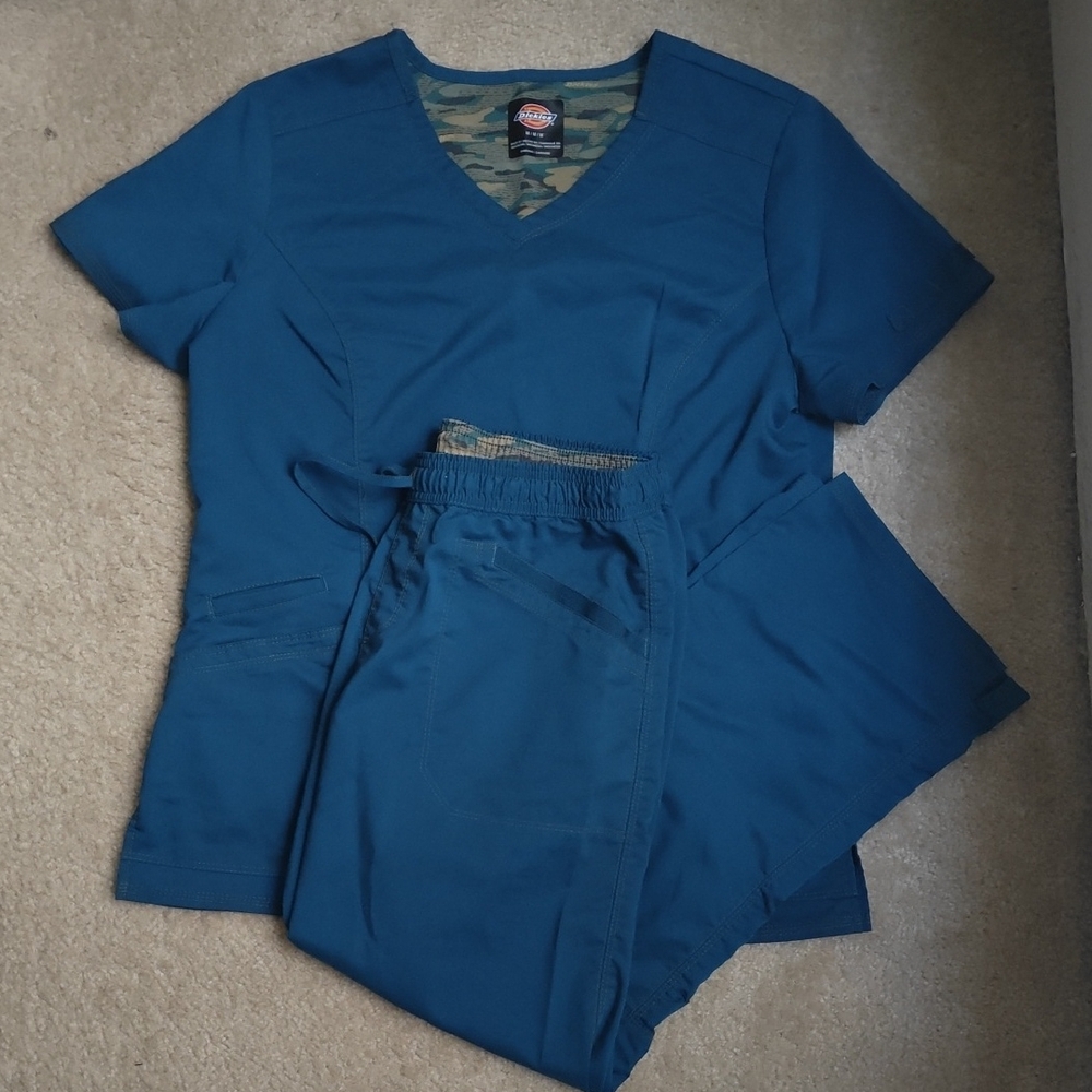 Dickies Teal Scrub Set